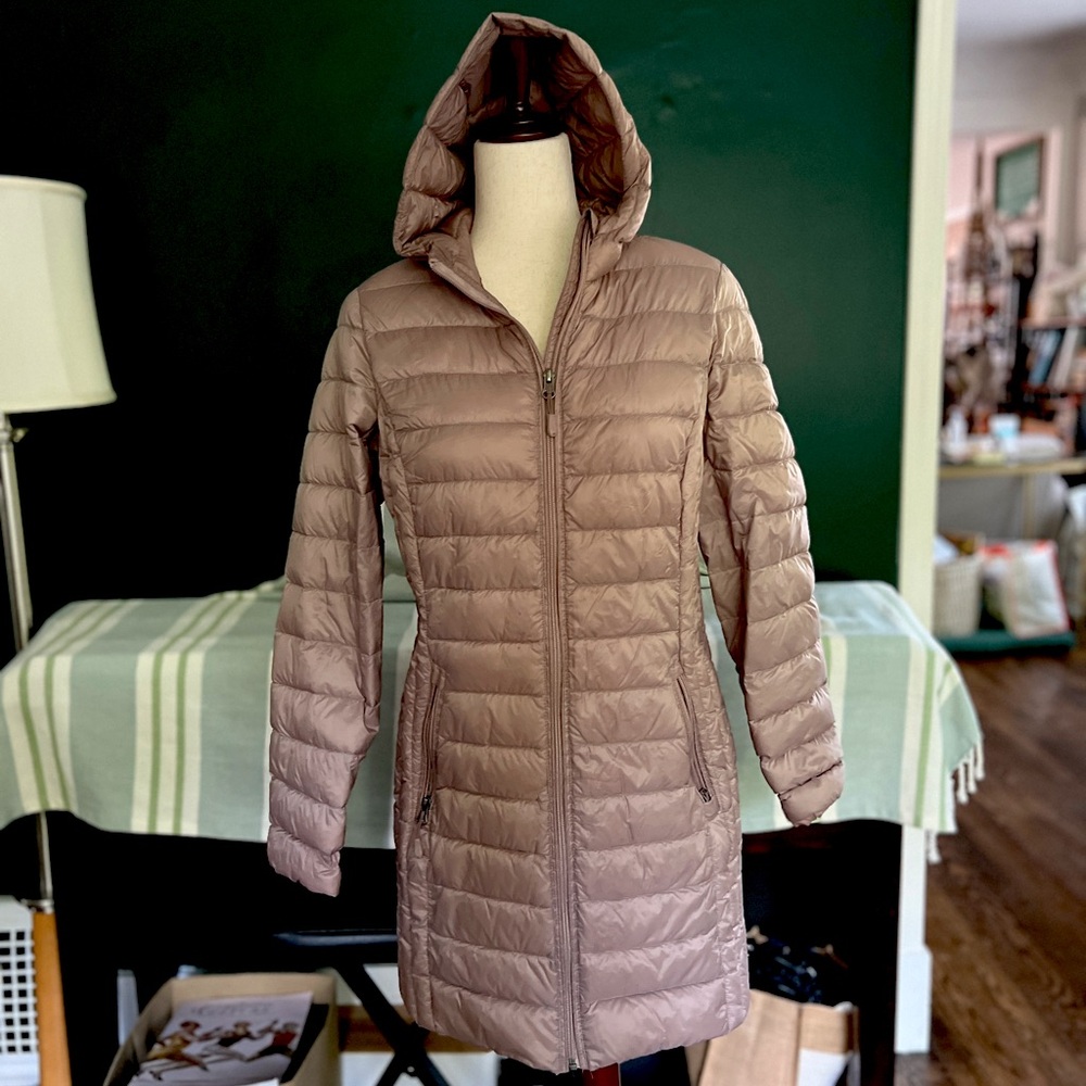 AVENTURE Lightweight Down Jacket | Mauve | Sz Small | GUC